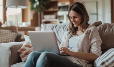 1 rueckbildungskurs online mama zuhause laptop